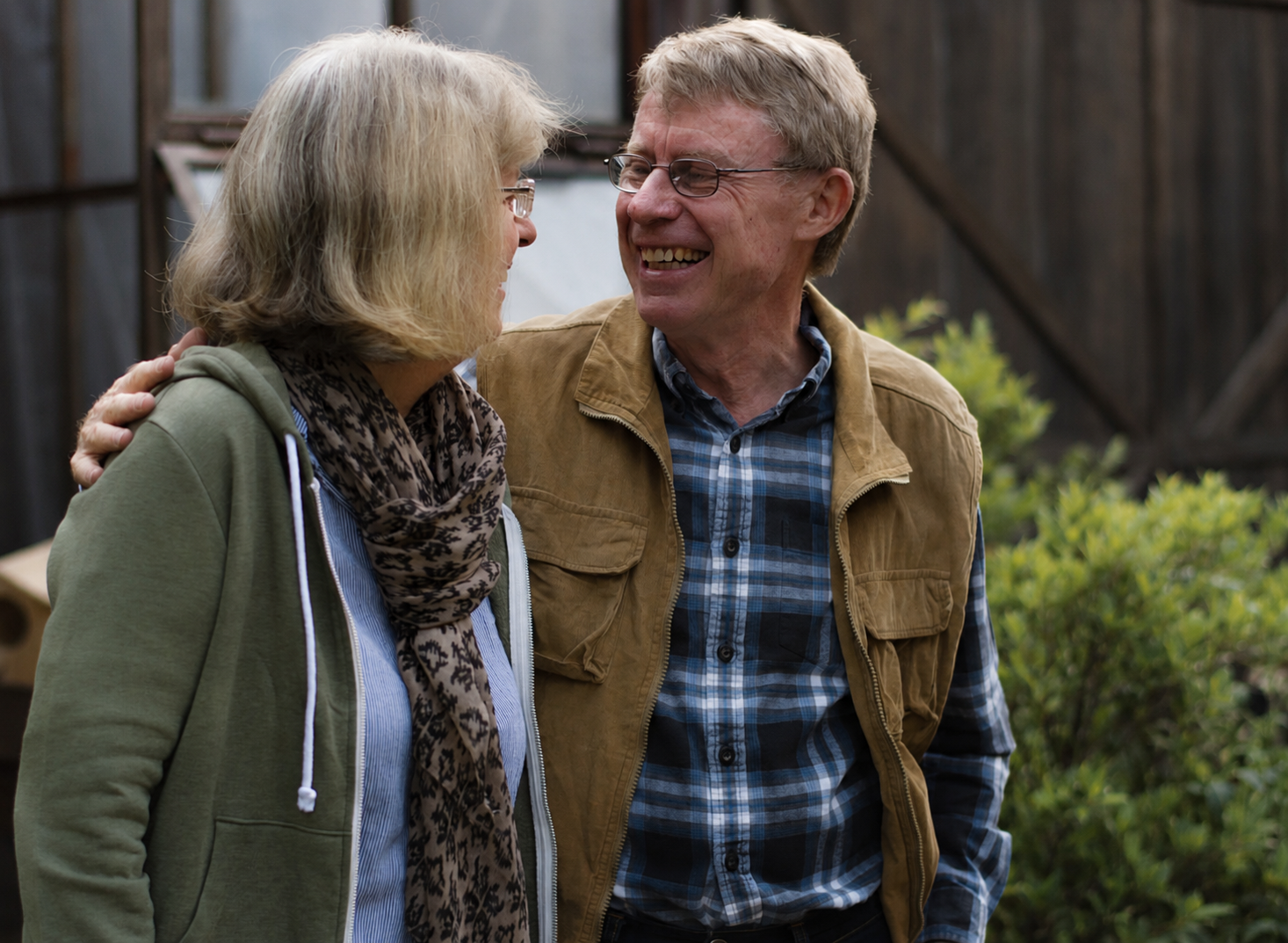 Maria och jens väljer lokalt elavtal i Tibro.